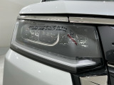 LEDヘッドライトは、点灯の瞬間から最大光量を発揮し、突然暗くなるトンネルなどでの安定感を高めます。
