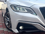 【三眼LEDヘッドライト】スタイリッシュな見た目の三眼LEDヘッドライトを装備♪スタイルだけでなく、夜間の走行も視界良好で安心してお乗りいただけます。