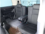 便利な5:5分割可倒式シートです。収納と乗車人数のバランスに優れています♪荷物の大きさに応じたラゲージスペースをフレキシブルに作り出せるので、シーンに応じた使い方ができます♪