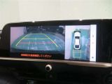 パノラミックビューモニター搭載。カメラで車両周囲の状況を映し出すため、狭い場所での駐車などに役立ちます。
