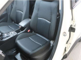 運転席だけじゃなく、助手席も快適な空間となってます。