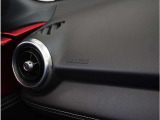 【助手席エアバッグ】助手席エアバッグが付いてます。助手席の搭乗者を万が一の事故の際に衝撃から体を守ってくれます。