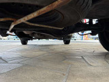 パートタイム4WD 高低二段切替式 (後輪駆動ベース) パワステ エアコン フロア5速MT 走行58592キロ 三方開 アッパーメンバーガード アングロポストプロテクター 荷台マット 中古スタッドレス