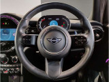 ミニ独特のゴーカートフィーリングと呼ばれる軽快なハンドリングはAT車、MT車のどちらでも楽しめます。