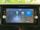 画面にはラジオやテレビ、Bluetoothなどの選択肢が並び、使いたい音源をメニューから確認できます。アイコン表示で内容を把握しやすく、普段使いにも取り入れやすい装備です。