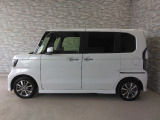 オプションになりますが、ボディーコーティングもご用意しております。新車の輝きに近づき、洗車などのお手入れも楽になりますよ。