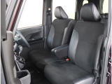 長時間の運転も疲れにくいフロントシート!体をしっかり支えてくれて運転がしやすい形状です!