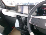 操作しやすい運転席廻り!操作パネルも使いやすい!!ドライブが楽しくなりますっ