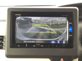 バックモニター付きで、車庫入れやバック時の後方確認をしっかりサポート。モニターに映し出される映像で死角も確認しやすく、狭い場所での駐車や後退時の操作をより安心して行えます。