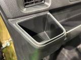 助手席にもドリンクホルダーが付いています