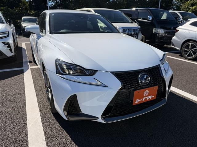 IS 300h Fスポーツ 4WD 禁煙車 純正ナビ ブラインドスポットモニタ