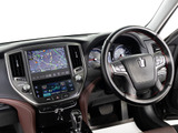 使いやすさや安全性を追求したステアリング周り!高級車ゆえにスイッチ類が多いのも特徴ですね!考え尽くされた配置ですぐに使いこなす事が出来ますのでご安心下さい!是非、体感してみて下さい!!