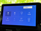 FM・AMラジオやテレビ、Bluetooth、USBなどの選択項目が並び、使いたい音源を画面から選べます。視覚的に確認しやすいメニューで、気分や利用シーンに合わせて切り替えられます。