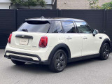 まずはご連絡をください!お車詳細や展示状況はMINI NEXT城東鶴見06-6933-3298まで。