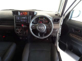 視界良好、操作しやすい運転席です。