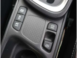 『1台』のお車に対して、3名体制で日々議論を重ね仕入れを行っております。