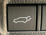 【パワーバックドア】スマートキーや運転席のボタンを押すだけでリアゲートが自動で開閉します!荷物を持っている時や、高い位置にあるバックドアを閉める際に便利な機能です♪