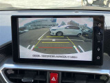 バックガイドモニターで、後方を確認しながら安心して駐車することができます。運転初心者も熟練者も必須の機能ですよ!