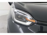 LEDヘッドライトです。デザイン性がよくとても明るいので、夜間の走行や悪天候でも安心です。しかも長寿命!