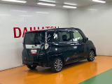 右後ろから