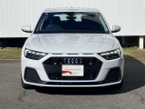 今やオールLEDヘッドライトはAudiを象徴する装備でございます。シングルフレームグリルとの組み合わせでフロントマスクが、より一層際立ち周囲からも視線を浴びます。