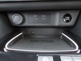 USBポートにスマホ置くだけ充電