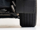 車体を後方から見た際の【右後輪】です。溝の残量やキズの有無など、より状態を詳しくお知りになりたい場合はスタッフまでお尋ね下さいませ。
