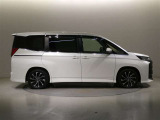 両側パワースライドドア付きだから、狭い駐車スペースなどでの 乗り降りラクラク!小さなお子さまのいるご家庭には嬉しい装備。