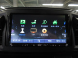 センターパネルにスッキリと収まったオーディオです。