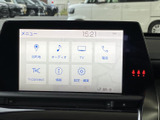 目的地やオーディオ、テレビ、電話などのメニューを画面から選べる構成です。機能ごとに項目が分かれており、必要な操作を見つけやすく、日々の移動をサポートします。