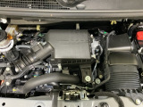コンパクトなエンジンルームで、室内空間を確保しています。ホンダのMM思想(マンマキシマム・メカミニマム)は今でも受け継がれています。