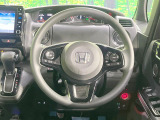 インテリアに合わせたデザインのステアリングは、運転される方のことも考え、運転しやすい形状、大きさです。是非一度、実際に触ってお確かめください。