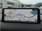 【純正マツダコネクトナビ】美しい地図画面と簡単操作が特徴です。手元のコマンダーで操作が可能なので入力や操作も便利ですね!各種車両設定や車両情報を確認することも可能です。