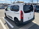 コーナーセンサー付きですので駐車も安心です。