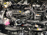 普段はあまり見ないエンジンルーム内も綺麗に仕上げています。見えないところも清潔に保ちたいですよね。