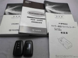 取説・メンテナンスノート・スマートキーの3点セットです。