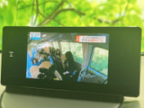 停車中にテレビや映像を楽しめる画面を装備しています。画面表示を見ながら過ごせるため、休憩時間や待ち合わせの合間にも活用でき、車内での時間をより有意義に過ごせます。