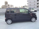 軽自動車で人気のサイズ感。使い勝手の良さが後押しし、人気車種となっております。必要装備も十分揃っているのではないでしょうか??