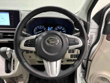 革巻きハンドルで運転するのによく馴染みます。