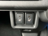 フロントシートにはシートヒーター機能付き!直ぐに暖かくなる為、真冬の寒い朝一には重宝される嬉しいアイテムです!