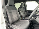 見通しのよいすっきりとした視界で、誰でも運転しやすいです。運転のしやすさは疲れにくさにも繋がりますよ♪