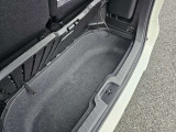 ラゲッジ下には洗車道具や小物類等を収納出来ます