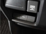 ◆USBチャージャー◆使いやすい場所に装備されています。