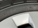 タイヤサイズは145/80R12