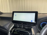ディスプレイオーディオを装備。スマホとクルマをつなぐことで、これまでのナビに加えて、いろんなサービスが楽しめます。