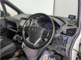 見通しのよいすっきりとした視界で、誰でも運転しやすいです。運転のしやすさは疲れにくさにも繋がりますよ♪