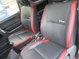 4WD/5速MT/ナビ/TV/バックカメラ/Bluetooth/電動格納ドアミラー/アルミホイール/シートヒーター/キーレス/エアコン/パワーウィンドウ/フロアマット/ドアバイザー