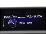 乗る人をサポートする最先端のコミュニケーションデバイス!視認性に優れており、お車の走行状況などひと目で確認できる多機能ディスプレイ。省燃費走行や安全運転をサポートする便利な装備です♪