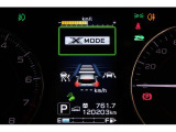 X-MODEは路面に応じて4輪の駆動力やブレーキなどを最適にコントロール。悪路からのスムーズな脱出をサポートします。