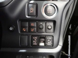 左右のパワースライドドアの開閉操作が運転席からも出来てとても便利です!